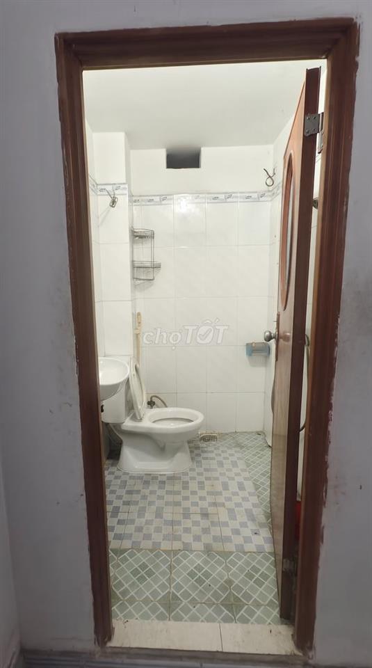 Mặt tiền kinh doanh + 2P riêng biệt - Sát chợ 20m