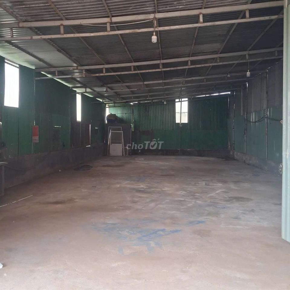 Kho Xưởng TPK 300m/10tr Có điện 3 pha