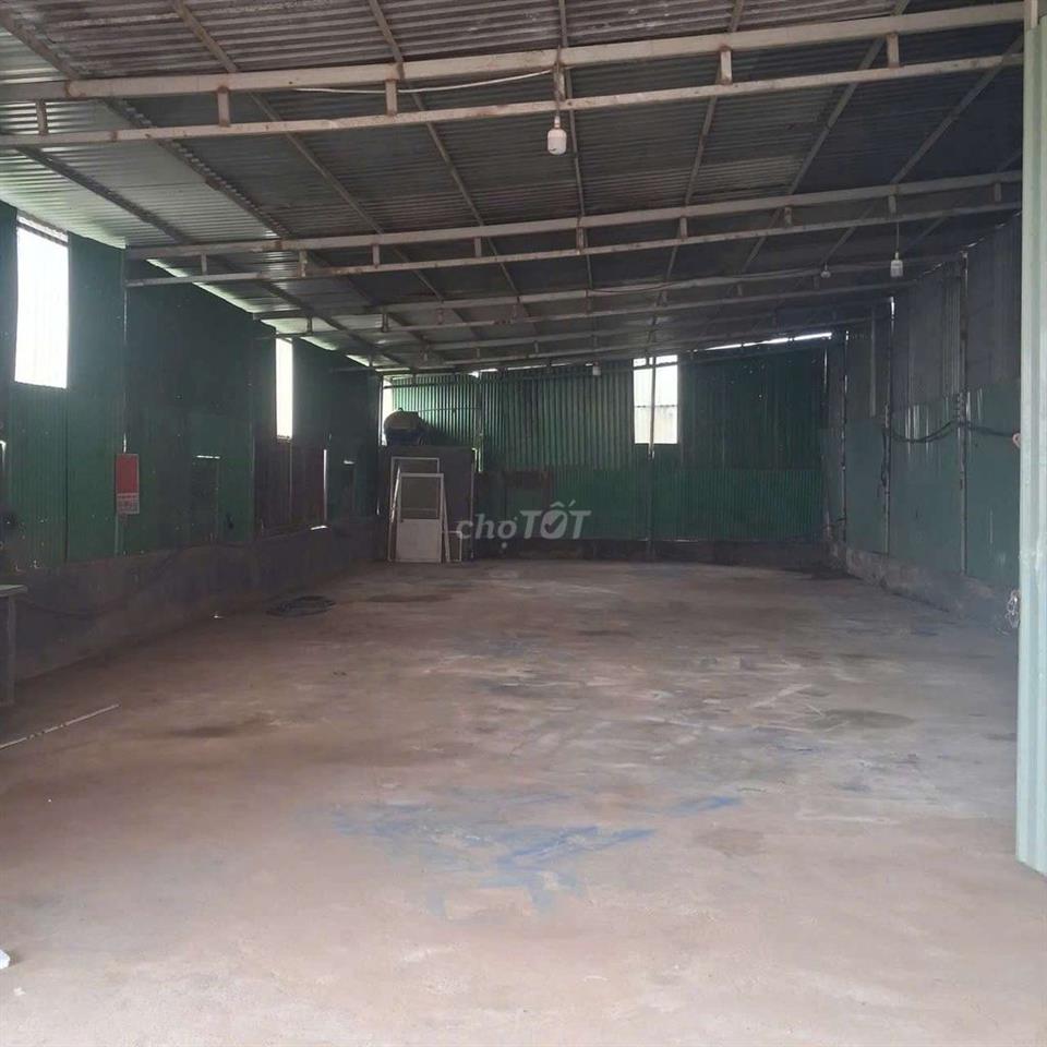 Kho Xưởng TPK 300m/10tr Có điện 3 pha
