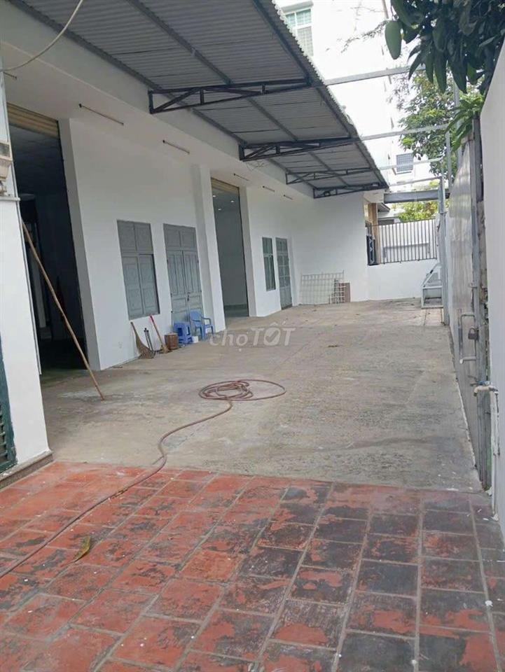 Kho Xưởng Dĩ An 1000m/28tr Có Nhà ở