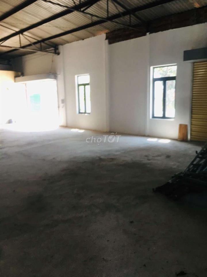 Kho 200m Có PCCC Điện 3 pha và Văn Phòng Trung Tâm Dĩ An