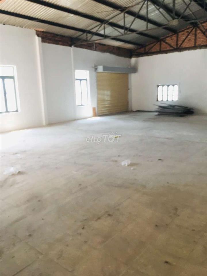 Kho 200m Có PCCC Điện 3 pha và Văn Phòng Trung Tâm Dĩ An