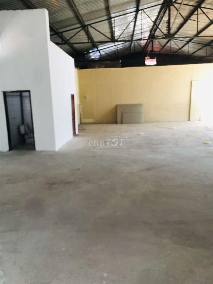 Kho 200m Có PCCC Điện 3 pha và Văn Phòng Trung Tâm Dĩ An