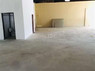 Kho 200m Có PCCC Điện 3 pha và Văn Phòng Trung Tâm Dĩ An