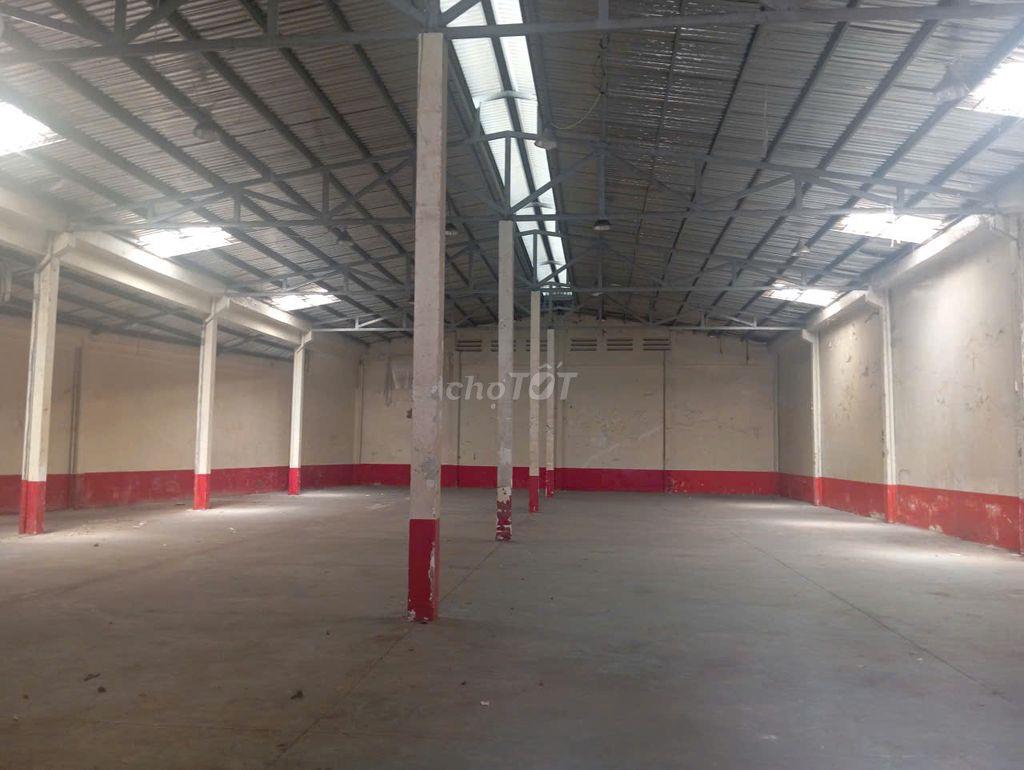 Cho thuê kho xưởng 800m2 Quốc Lộ 1A gần cầu vượt Sóng Thần