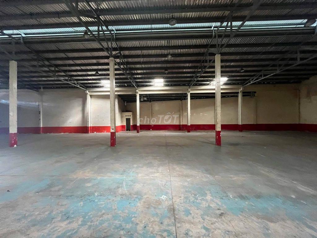 Cho thuê kho xưởng 800m2 Quốc Lộ 1A gần cầu vượt Sóng Thần