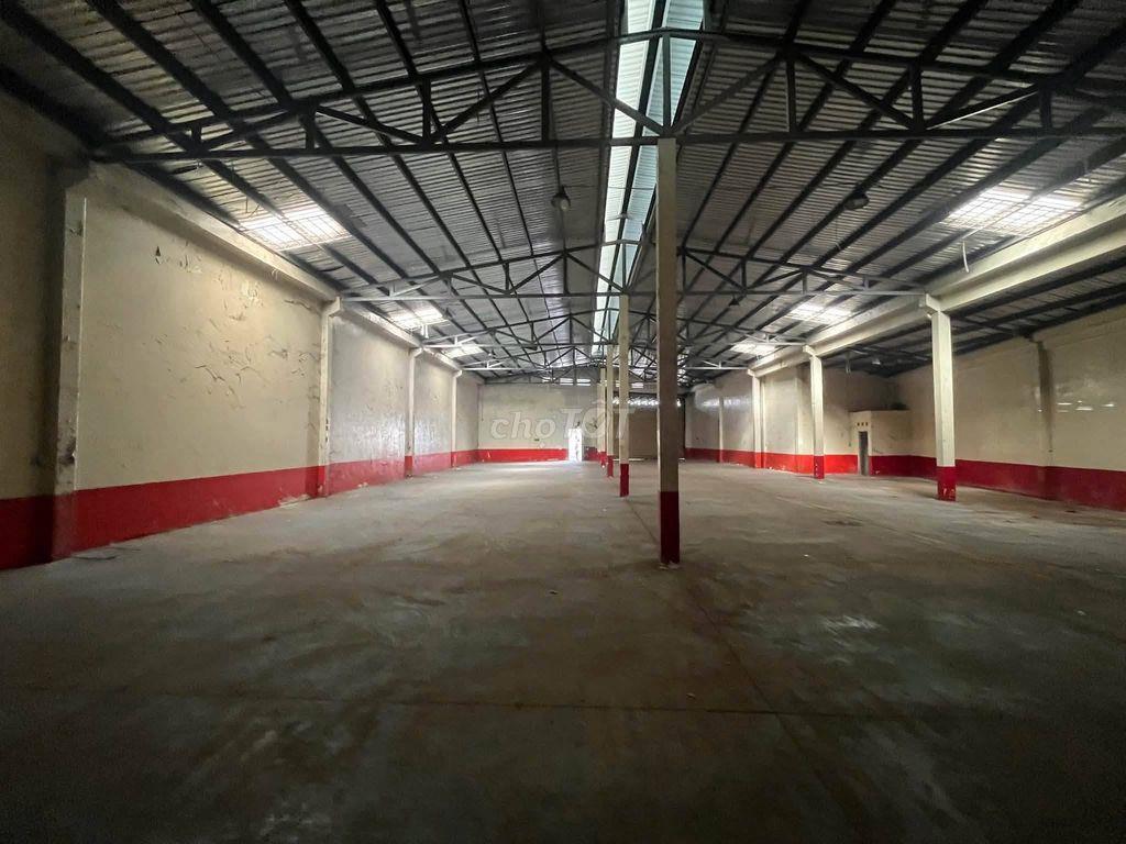 Cho thuê kho xưởng 800m2 Quốc Lộ 1A gần cầu vượt Sóng Thần