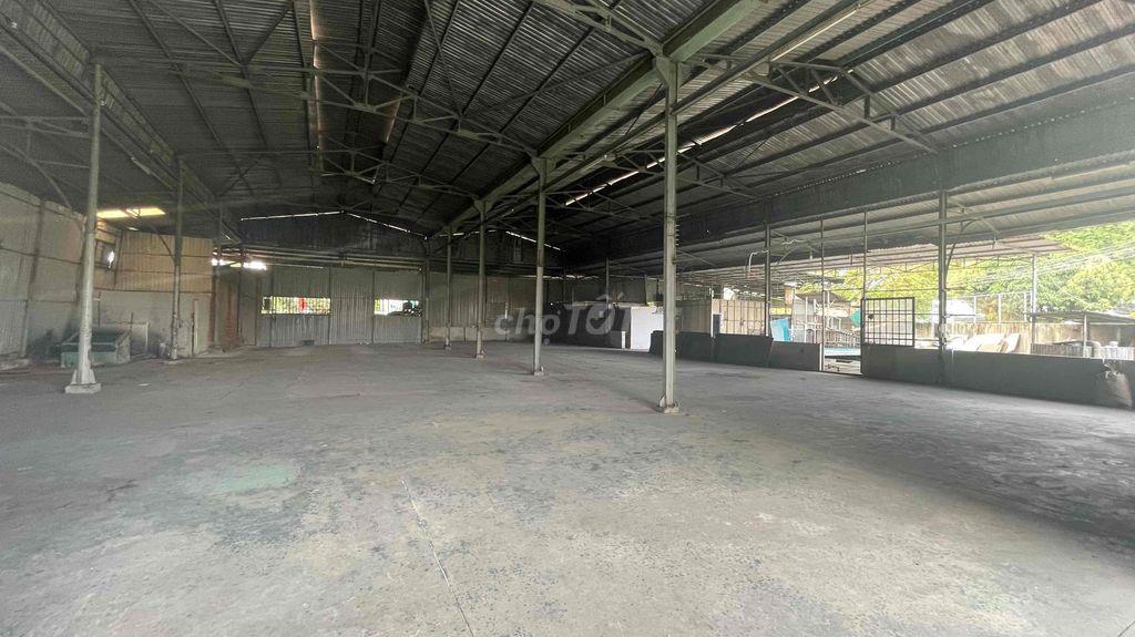 CHO THUÊ NHÀ XƯỞNG LÀM KHO CHỨA - 1300M2 - TẠI DĨ AN