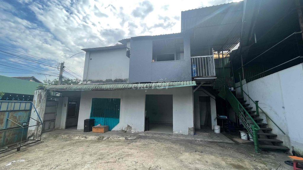 CHO THUÊ NHÀ XƯỞNG LÀM KHO CHỨA - 1300M2 - TẠI DĨ AN