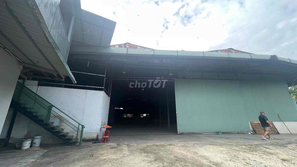 CHO THUÊ NHÀ XƯỞNG LÀM KHO CHỨA - 1300M2 - TẠI DĨ AN