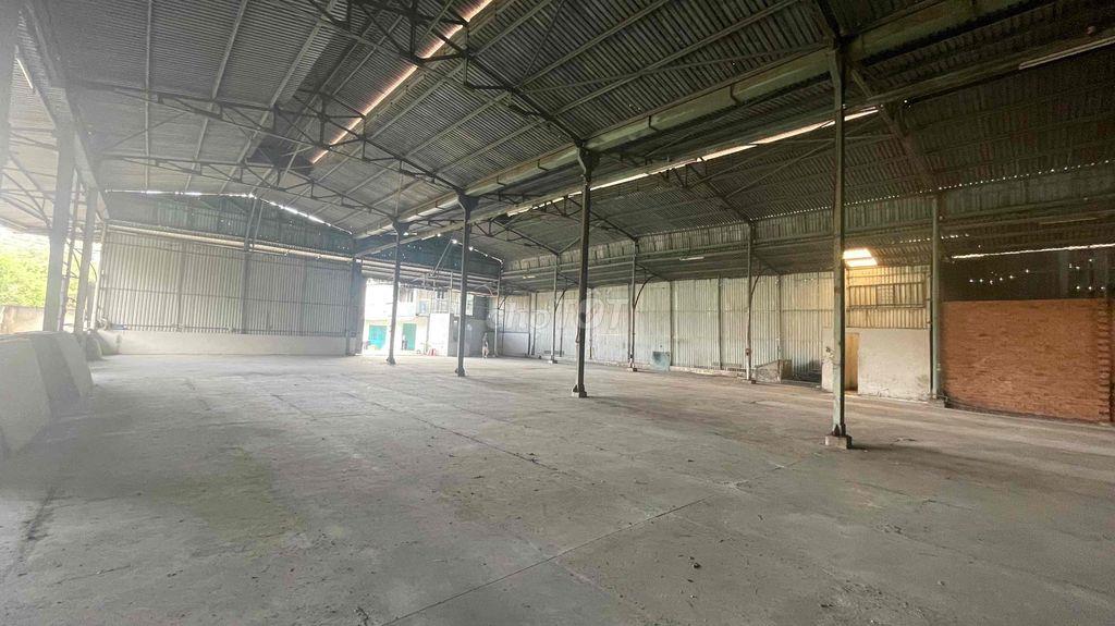 CHO THUÊ NHÀ XƯỞNG LÀM KHO CHỨA - 1300M2 - TẠI DĨ AN