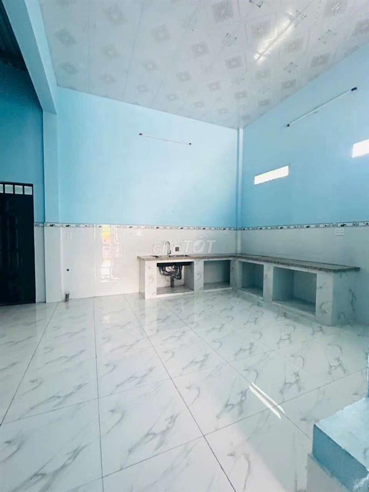 cho thuê nhà vừa ở vừa làm kho dt lớn tân hạnh gần ngã tư bình trị
