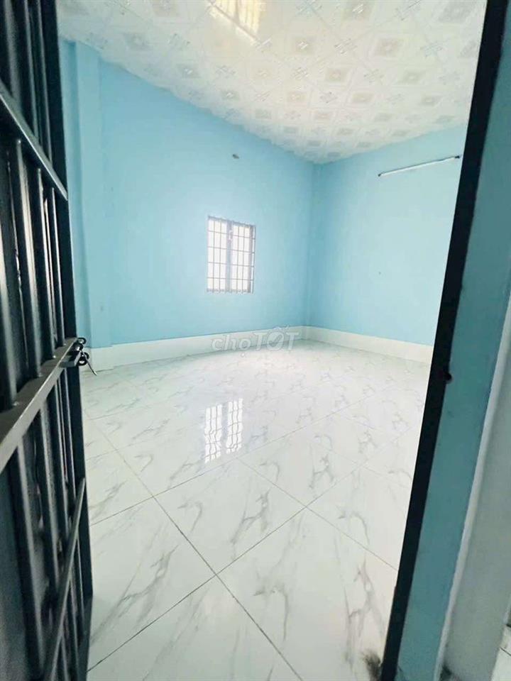 cho thuê nhà vừa ở vừa làm kho dt lớn tân hạnh gần ngã tư bình trị