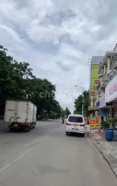 Cho thuê MB kinh doanh Đông đúc, 5 x 25m, giá 12tr