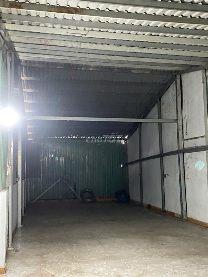 Cho thuê Mặt bằng KD 5 x 33m, ĐT 743 Giá 10tr/ thag