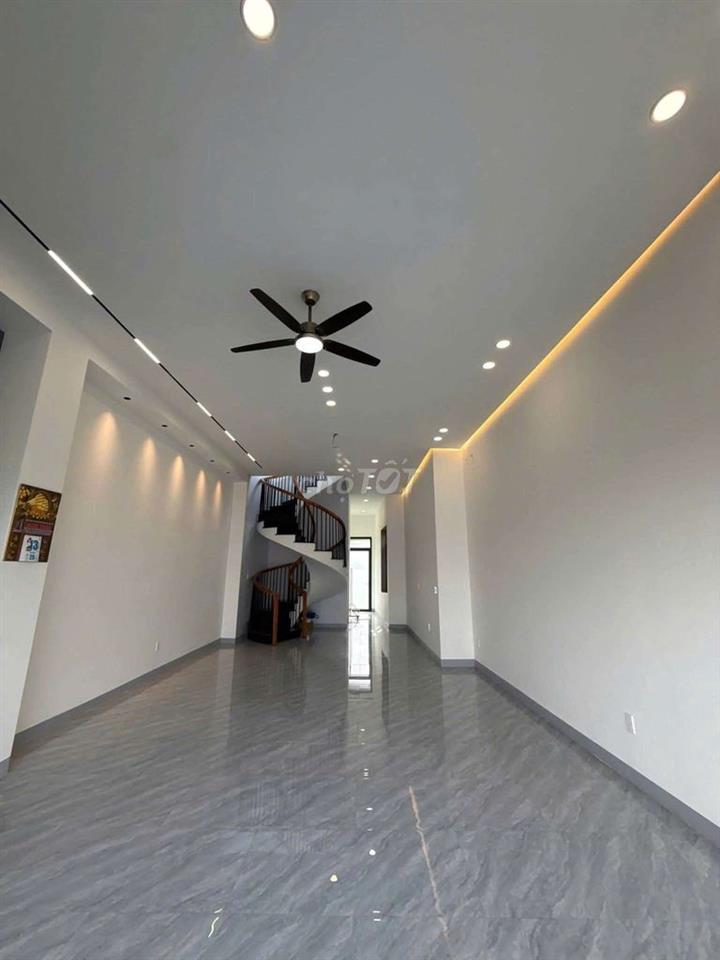 Cho thuê nhà mặt tiền kinh doanh 1 trệt 1 lầu 2 wc