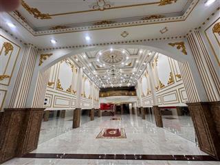cho thuê mặt bằng toà 8 lầu,1600m2