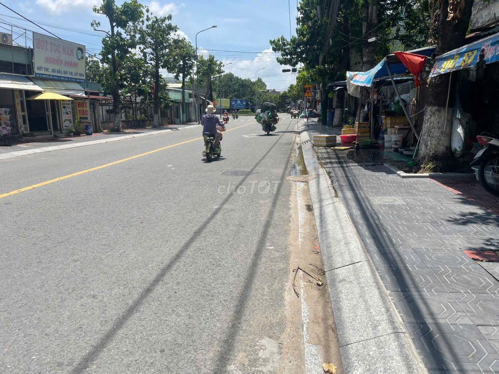 Cho thuê MB kinh doanh Nguyễn T Phương, Ngang 7.8m, DT215m, giá 20tr