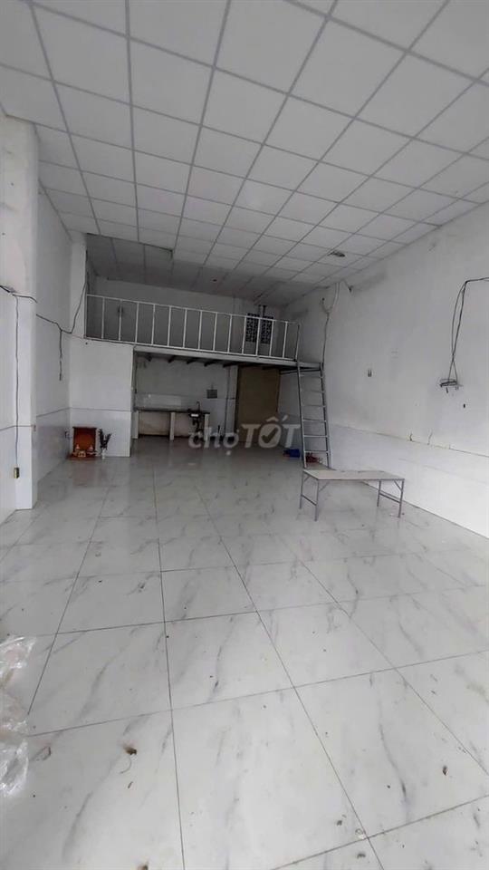 Cho thuê MB kinh doanh Nguyễn T Phương, Ngang 7.8m, DT215m, giá 20tr