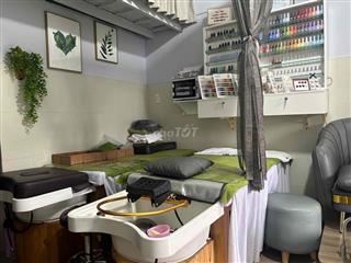 Cần sang nhượng  tiệm gọi đầu vs Nail .30 triệu