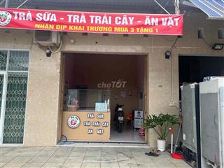 mình cần sang lại mặt bằng và đồ trong quán trà sữa