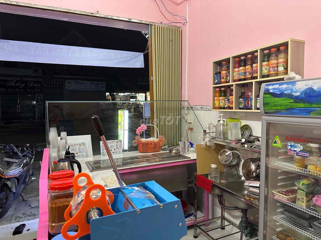 mình cần sang lại mặt bằng và đồ trong quán trà sữa