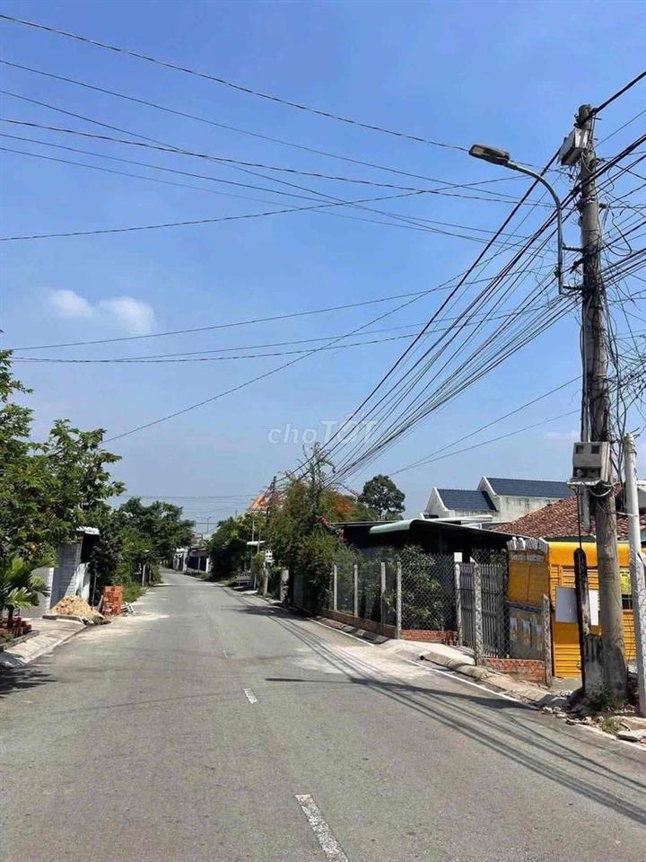 Chính chủ bán gấp 426m2 thổ cư giá 680tr khu dân cư đông sát chợ , sổ