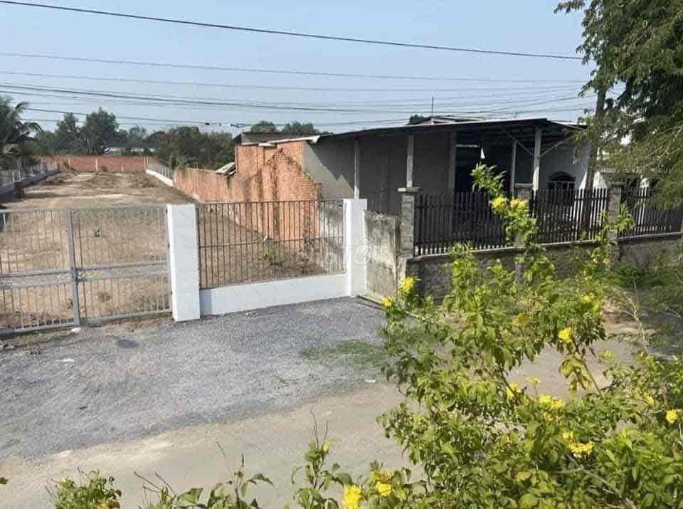 Sang gấp 469m2 thổ cư giá 685tr sổ riêng tiện kinh doanh