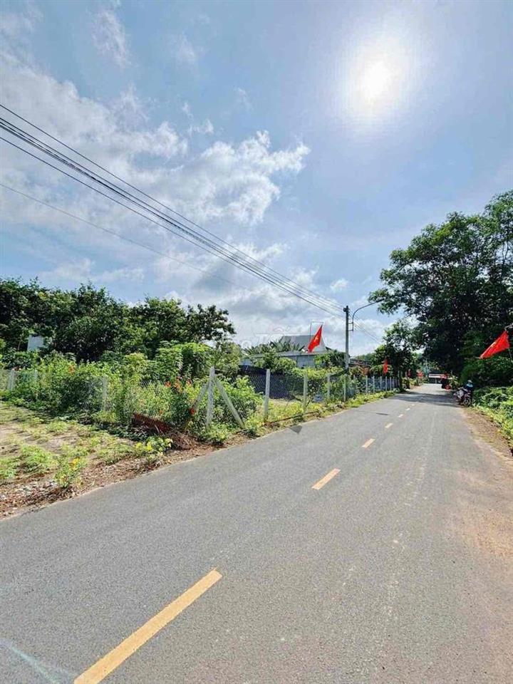461m2 ( 10x69 ) mặt tiền đường nhựa 610tr sổ riêng