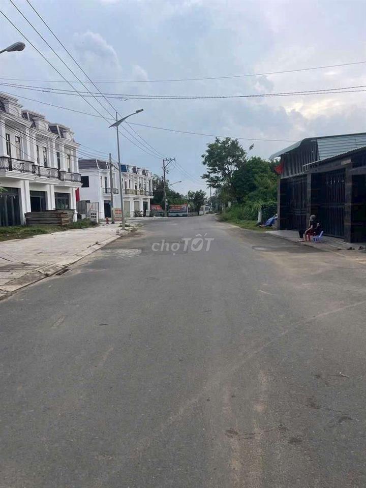 cần bán lô đất 850m mặt tiền nhựa, 