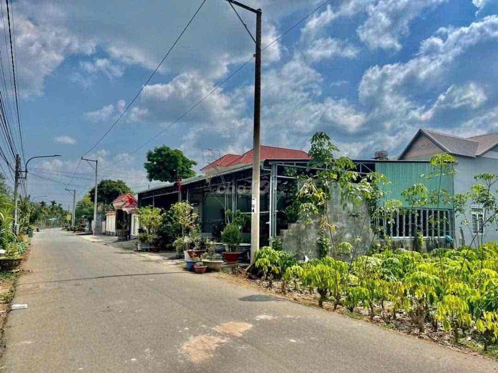 CẦN BÁN NHANH LÔ ĐẤT TRỐNG KHU DÂN CƯ