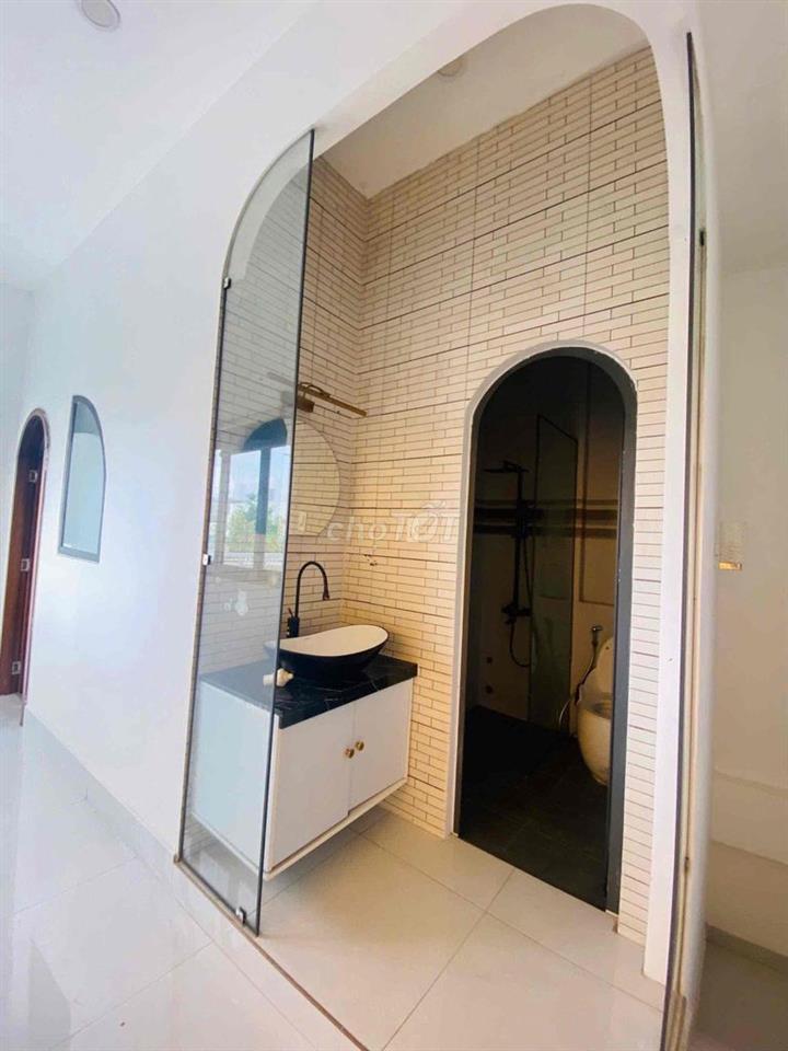 bán gấp nhà hẻm Lê Hồng Phong
