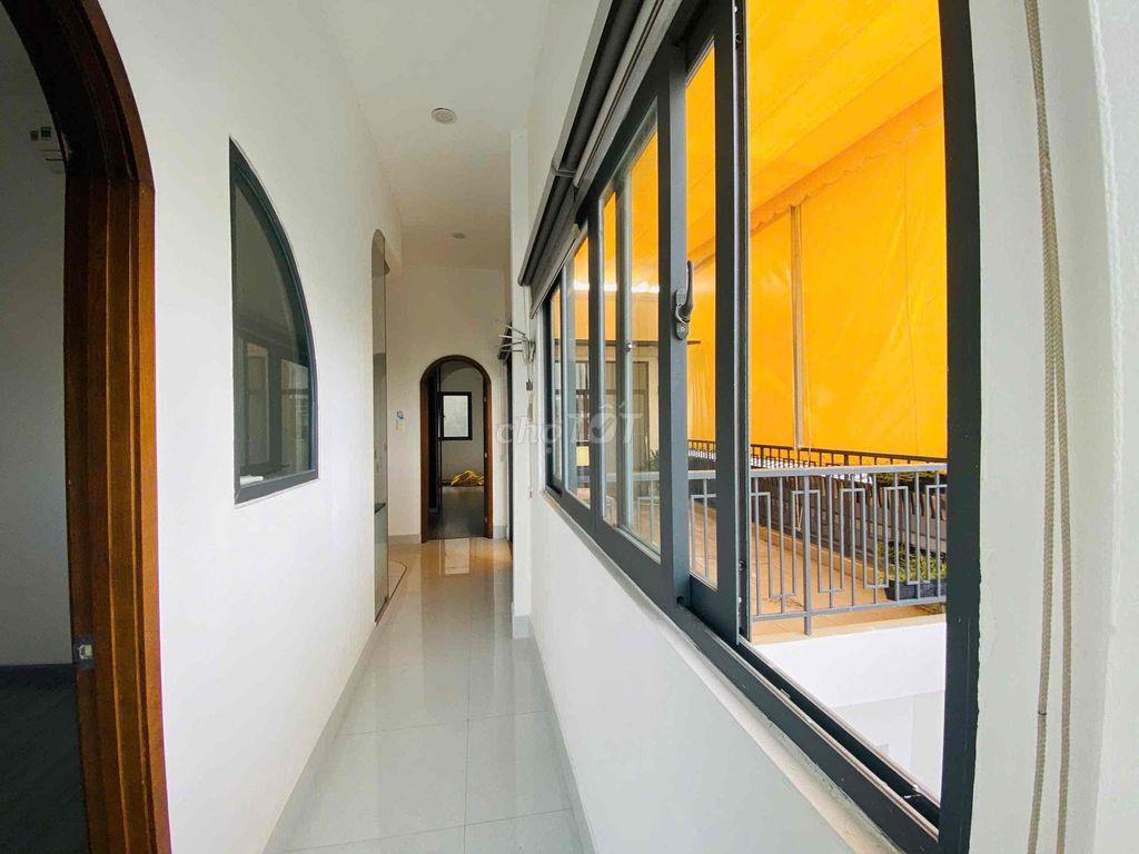 bán gấp nhà hẻm Lê Hồng Phong