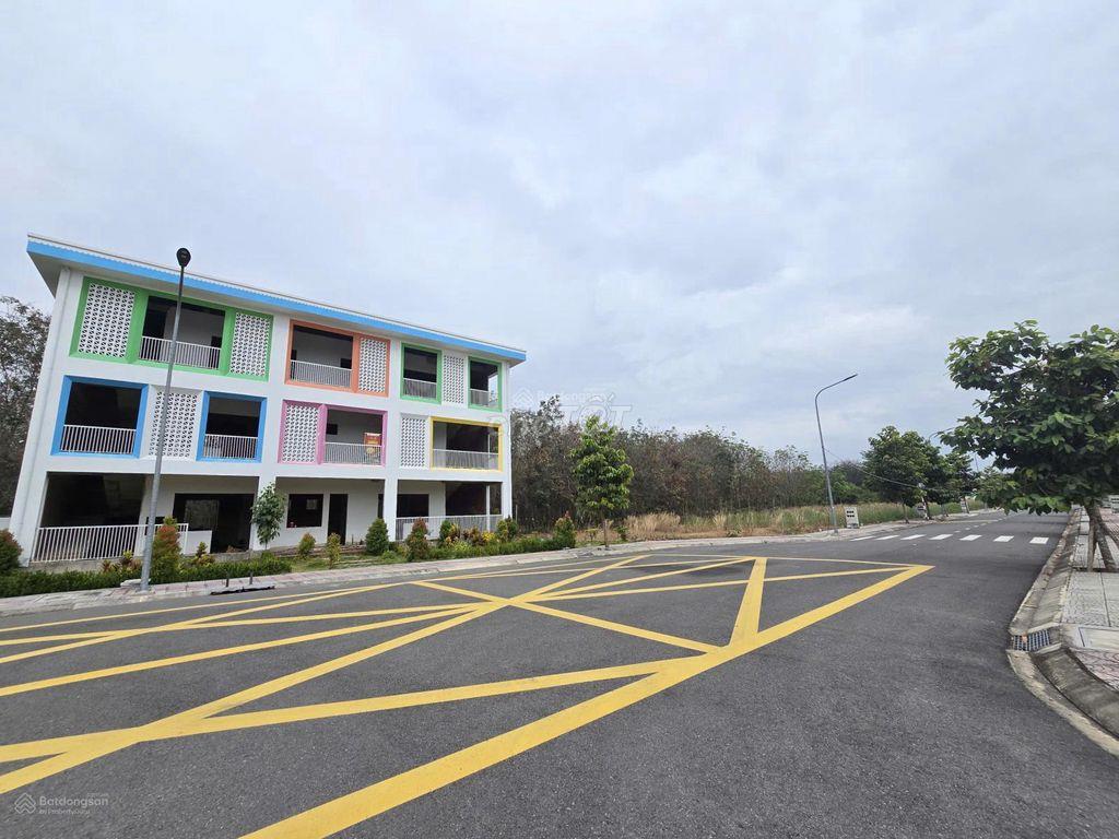 Tôi  bán lô đất đẹp gần công viên - khu nhà ở Thăng Long house