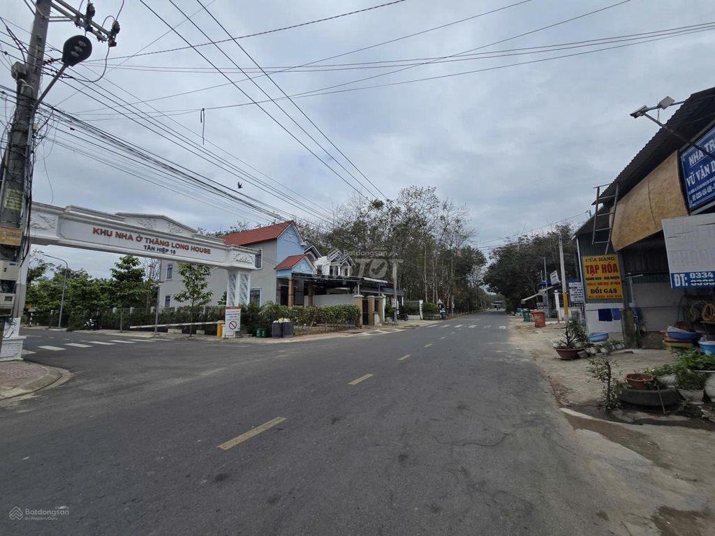 Tôi  bán lô đất đẹp gần công viên - khu nhà ở Thăng Long house