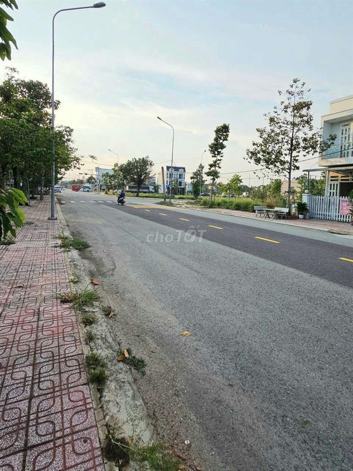 Cần bán đất thổ cư 800tr gần quốc lộ 13 Bình dương. 