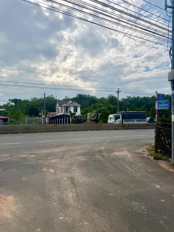 Bán đất Chánh Phú Hoà đường nhựa 5,5m cách đường DT741 tầm 70m dân đôn
