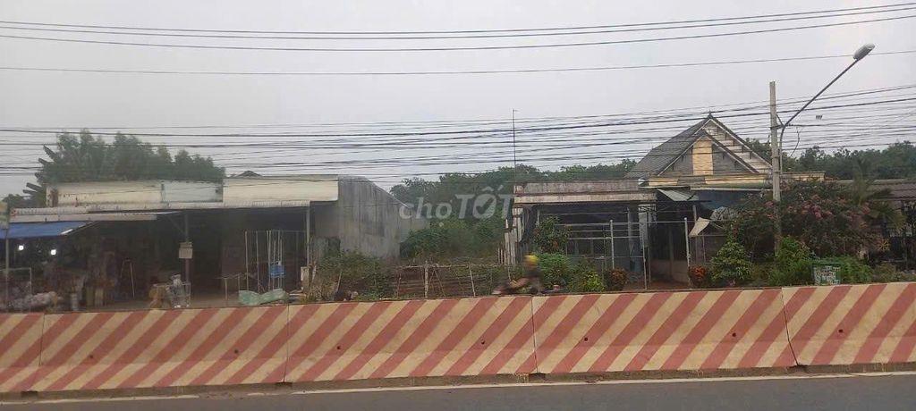 Đất mặt tiền ĐT 744