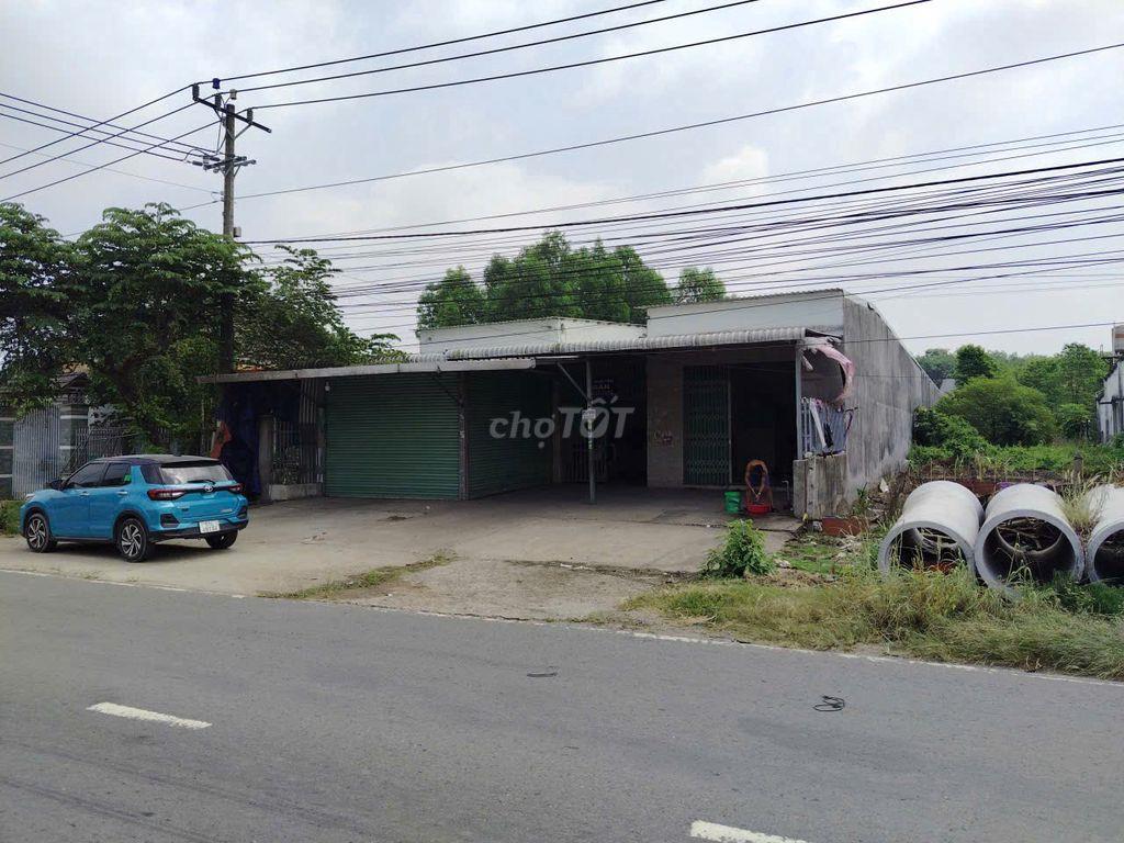 Đất mặt tiền ĐT 744