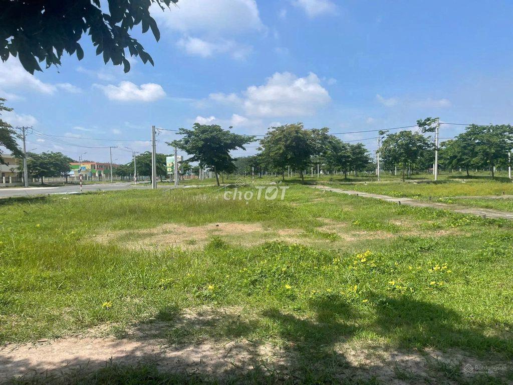 Lô Đức Phát 3 ngay mặt đường 105m2 