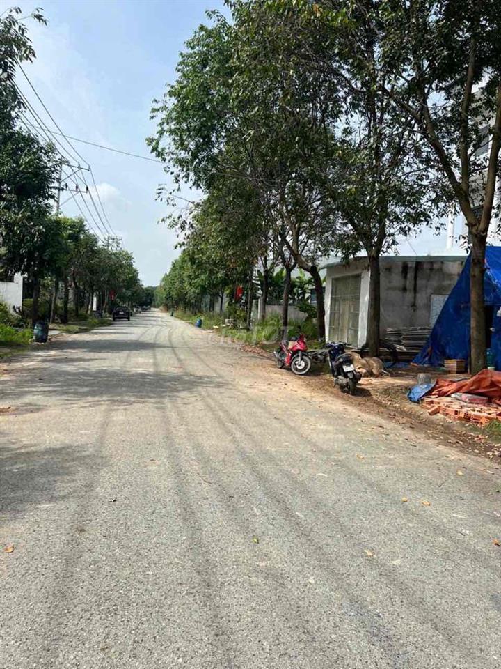 - Chính chủ bán đất đường N12 khu dân cư Mỹ Phước 4, phường Thới Hòa,