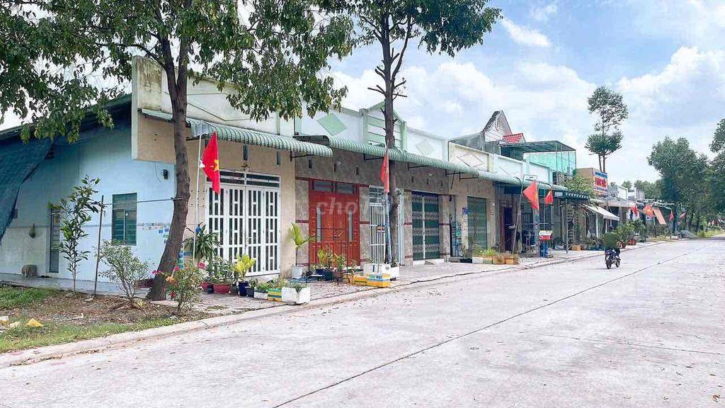 Mình chính chủ bán lô đất 300m2 MP3, gần chợ , giá 2ty7