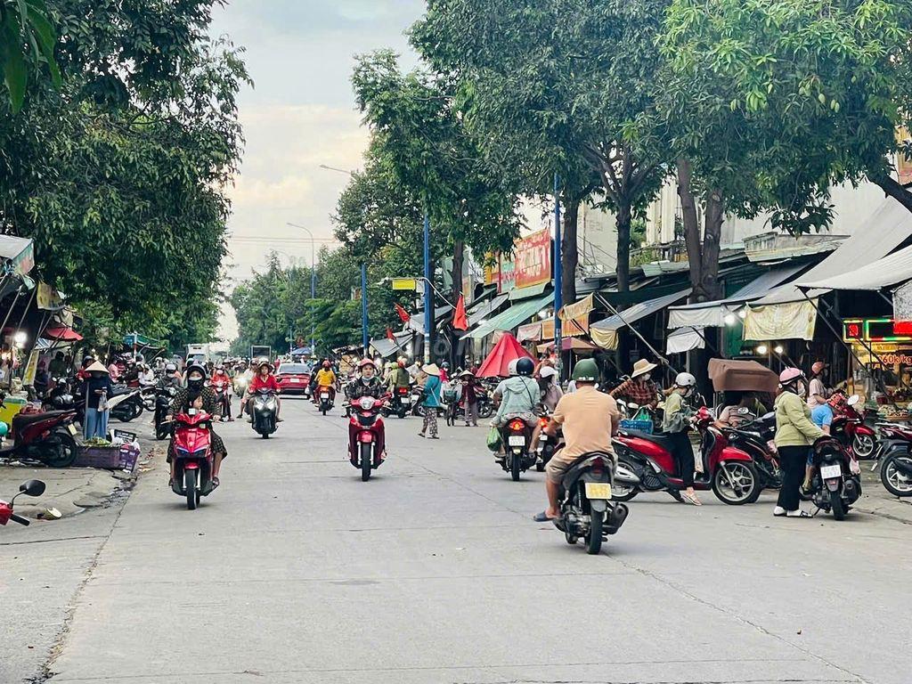 Bán dãy nhà trọ 150M2 ,Mỹ Phước 3, ngay sát chợ,  thu nhập 9tr/tháng