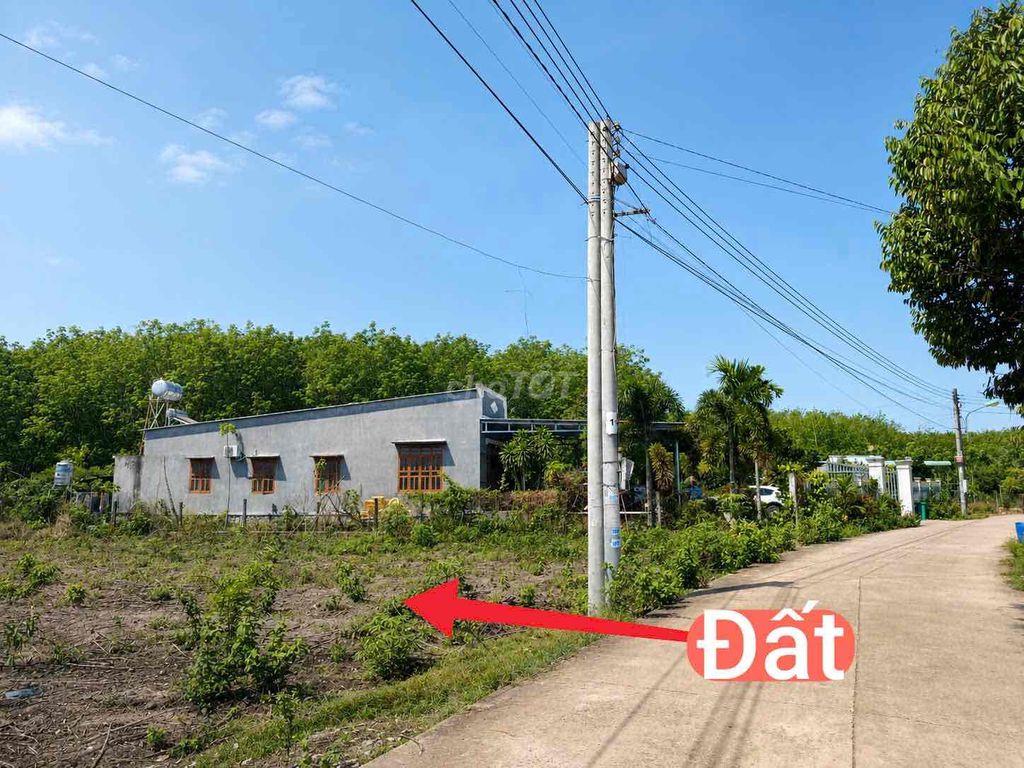 Kẹt tiền bán nhanh 244,4 m2 giá 395tr sổ riêng sát chợ trường