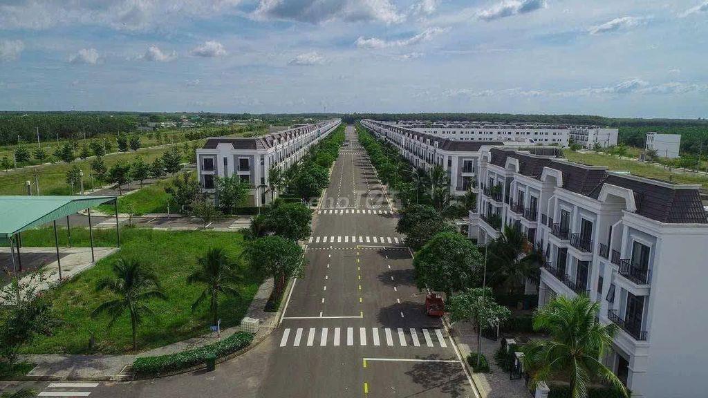 90m2 full thổ cư , nằm trong khu dân cư , đối diện 2 KCN