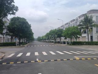 90m2 full thổ cư , nằm trong khu dân cư , đối diện 2 KCN