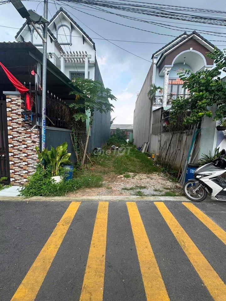 Đất thổ cư 131,8m2 đường nhựa Tân Phước Khánh 49