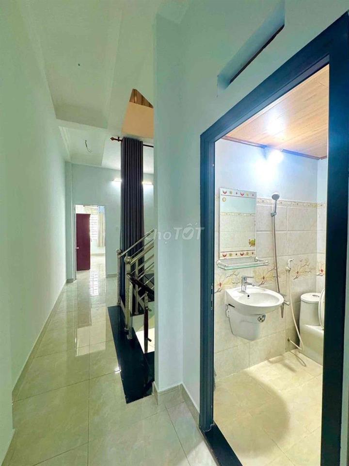 cho thuê nhà 114m2, 1 lầu 1 trệt 2 PN, full nội thất. 7tr Dĩ An