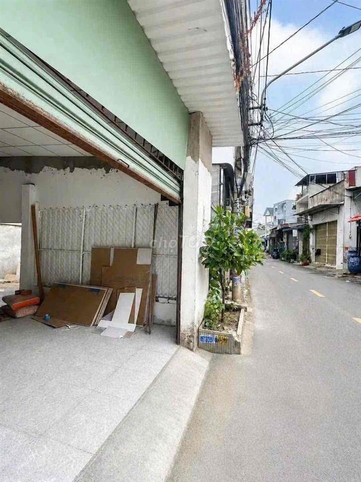 Mặt bằng kinh doanh gần ngã tư Mồi phường Dĩ An