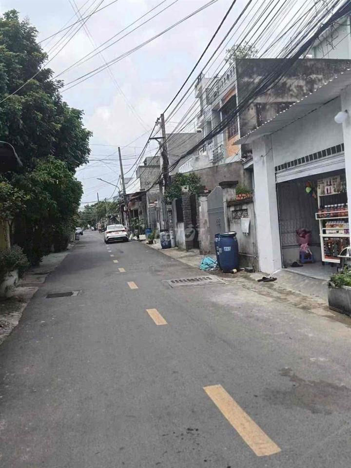 Mặt bằng kinh doanh gần ngã tư Mồi phường Dĩ An